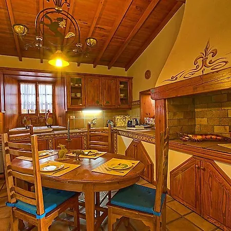 Sleeps 6 Pool Wifi Сasa de vacaciones *