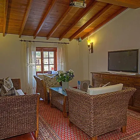 Сasa de vacaciones Sleeps 6 Pool Wifi *